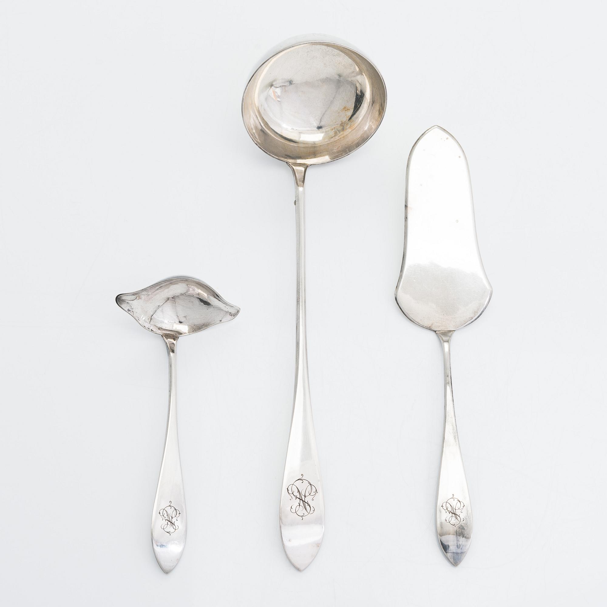 Serveringsbestick, 3 st, och supkopp, silver, Warszawa, Polen 1931-63 och 1920-31.