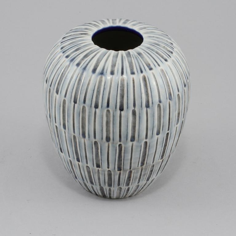 VAS, stengods, Gertrud Lönegren, Rörstrand, stämpelsignerad, 1900-talets första hälft.