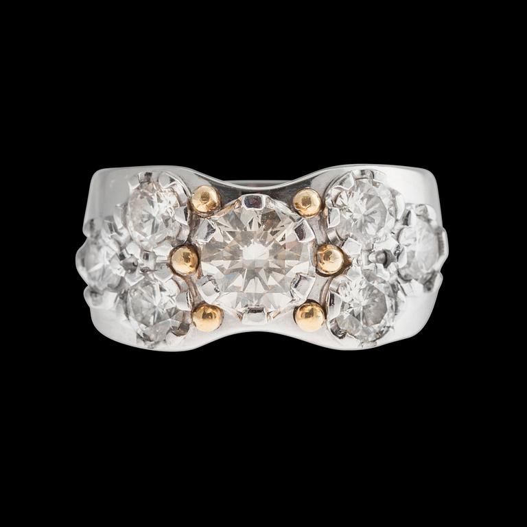 RING, 14K vitguld. Briljantslipade diamanter ca 2,6 ct. P. Aittala, Jyväskylä 2001. Vikt 13,5 g.