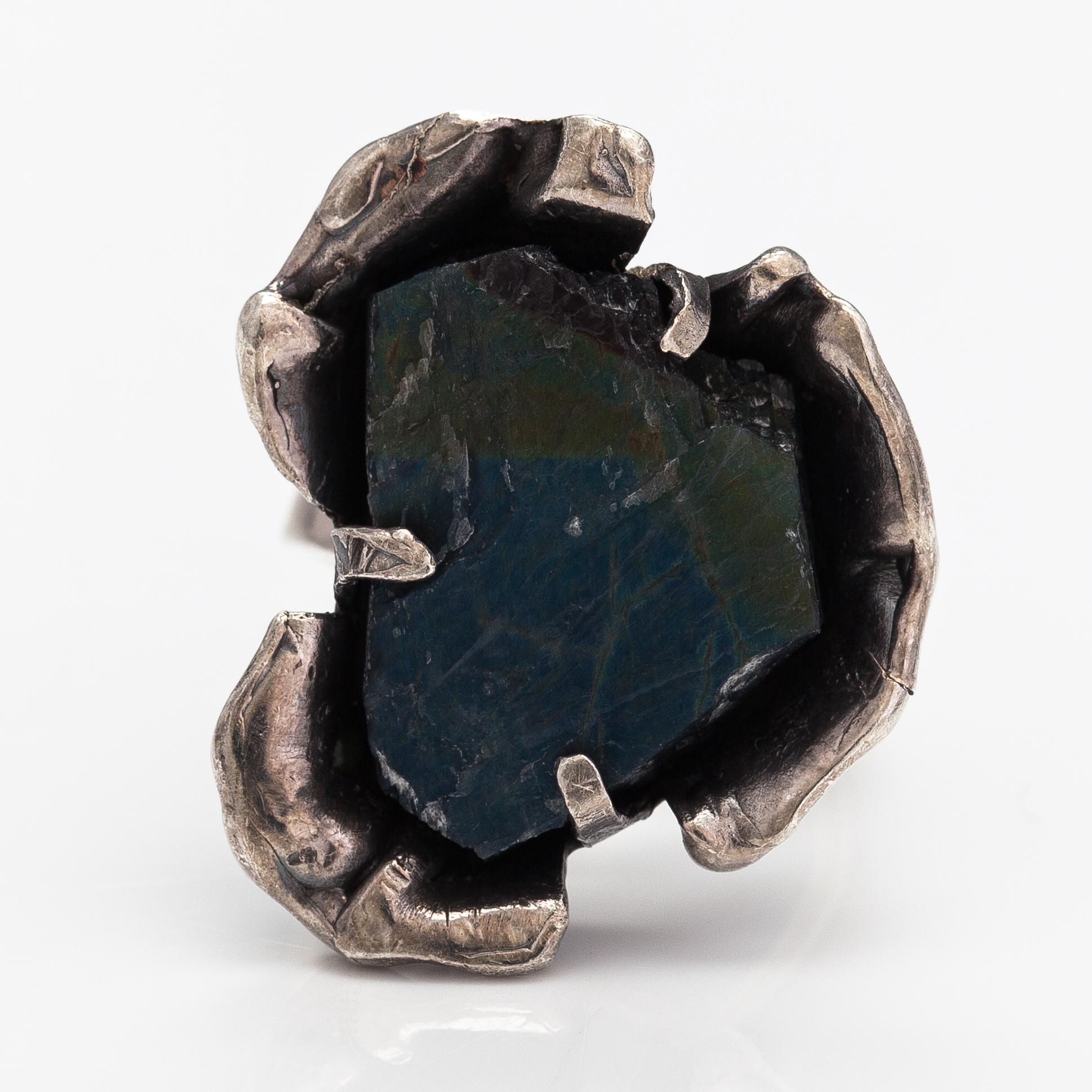 Reino Saastamoinen, Ring, sterlingsilver och spektrolit. Helsingfors 1970.