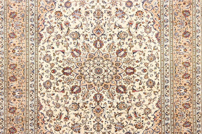 A Keshan carpet, c. 348 x 240 cm.
