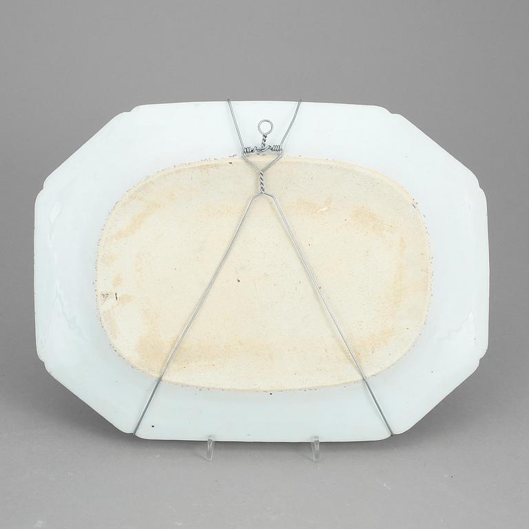 STEKFAT, porslin, Kina, Qianlong 1736-95.