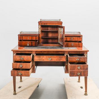 Skrivbord med uppsats  Empire 1800-talets första hälft.