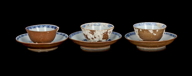 KOPPAR med FAT, 3 st, porslin, Qianlong, Kina, 1700-talets mitt.
