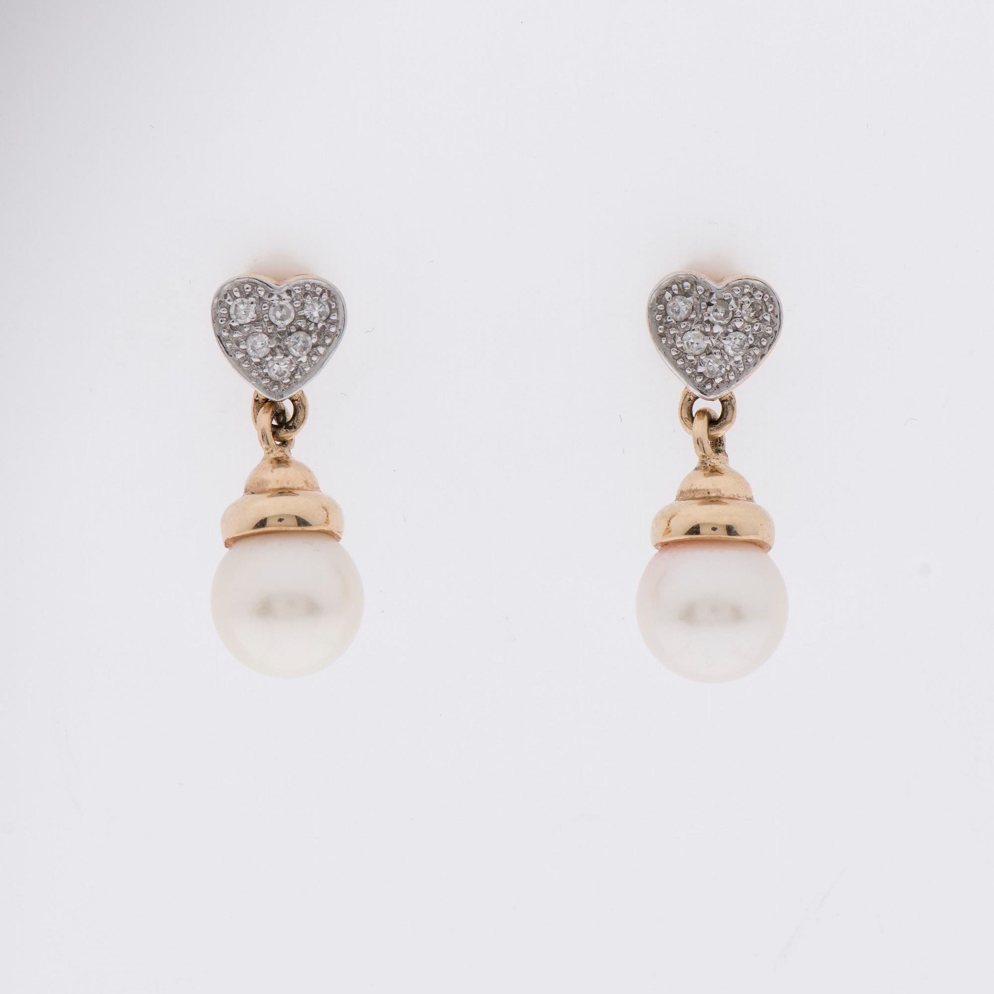 ÖRHÄNGEN, odlade pärlor, åttkantslipade diamanter, 14K guld.
