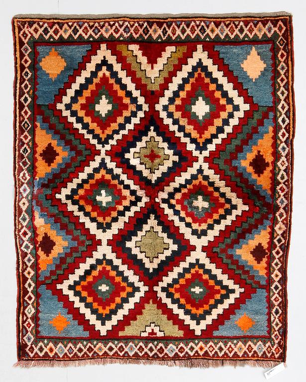 MATTA, persisk Gabbeh, semiantik. Ca 147 x 120.