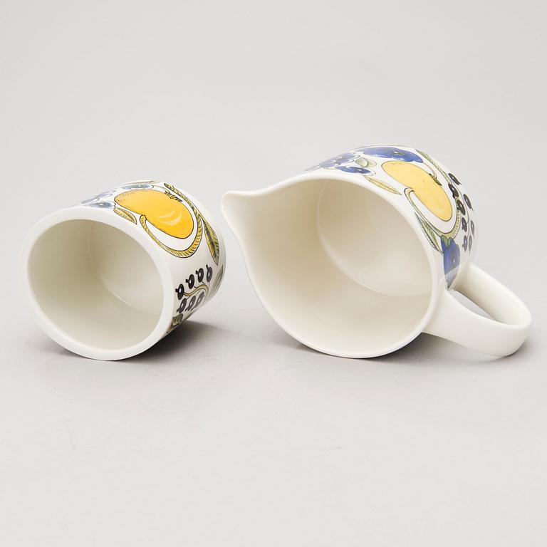 A 7-piece set of 'Paratiisi' porcelain tableware for Arabia, marked after 1980.