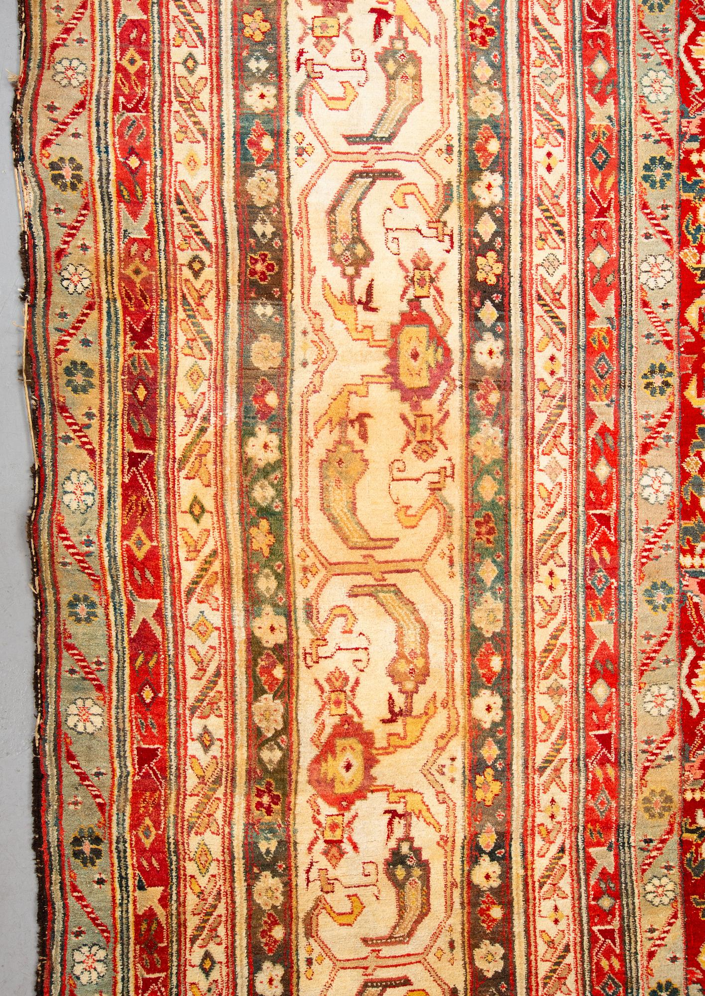 Matta, antik Indisk, sannolikt Agra, ca 467,5-474 x 369,5-374 cm.