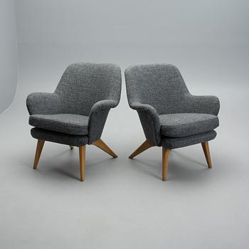 CARL GUSTAF HIORT AF ORNÄS, A PAIR OF ARMCHAIRS.