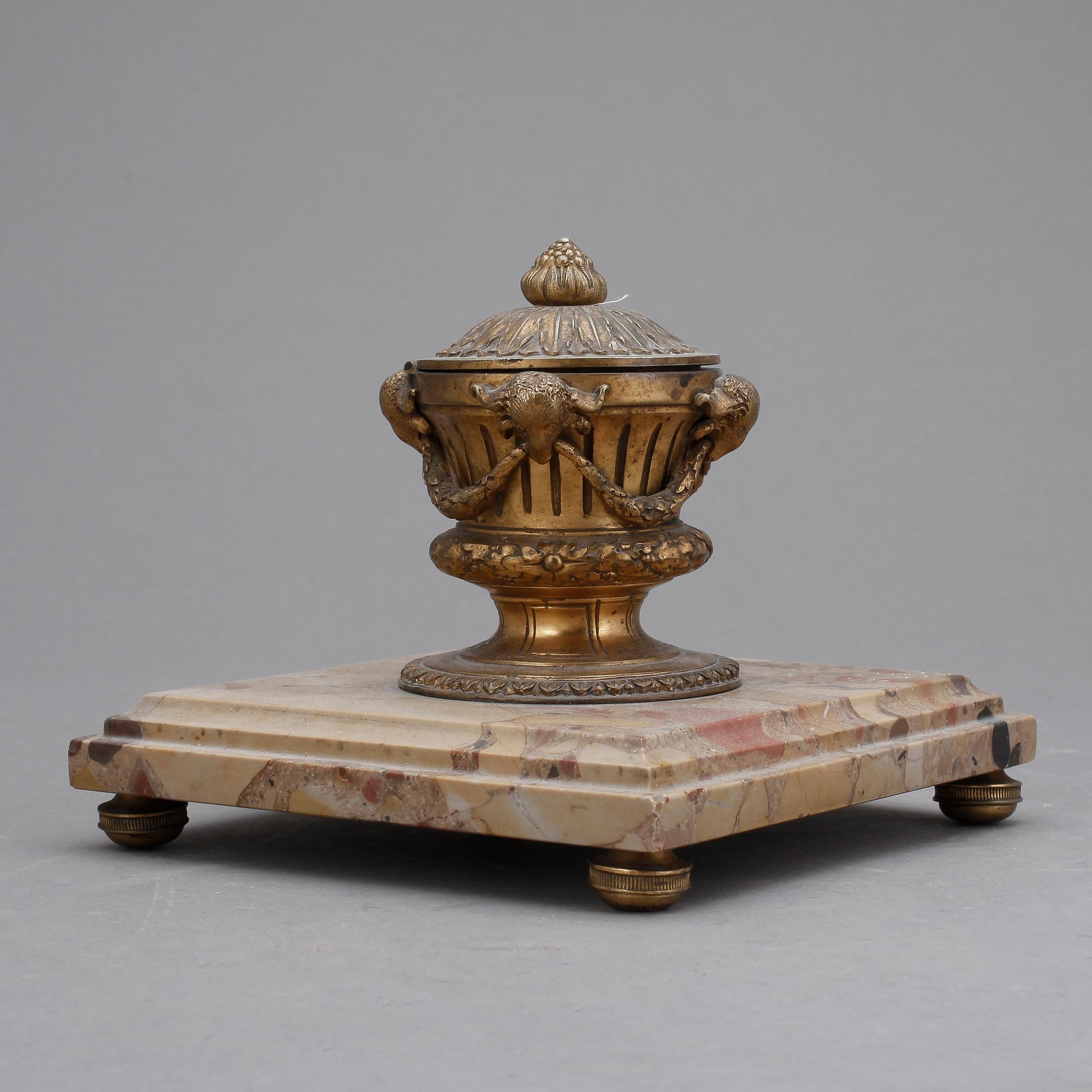 BLÄCKHORN, Louis XVI-stil, 1900-tal.