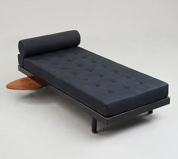 JEAN PROUVÉ & CHARLOTTE PERRIAND, dagbädd med sidobord, "Scal No 450" "Antony", Frankrike, ca 1954.