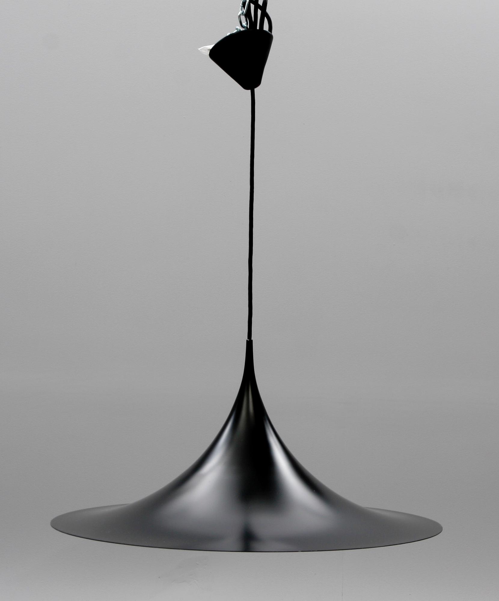 TAKARMATUR, "Semi-Pendel", Designad av Claus Bonderup för Fog & Mørup, 1967. H 28.