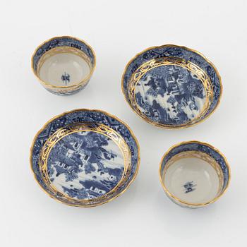 A group of five Chinese blue and white porcelain pieces, Qing dynasty, Qianlong (1736-95).