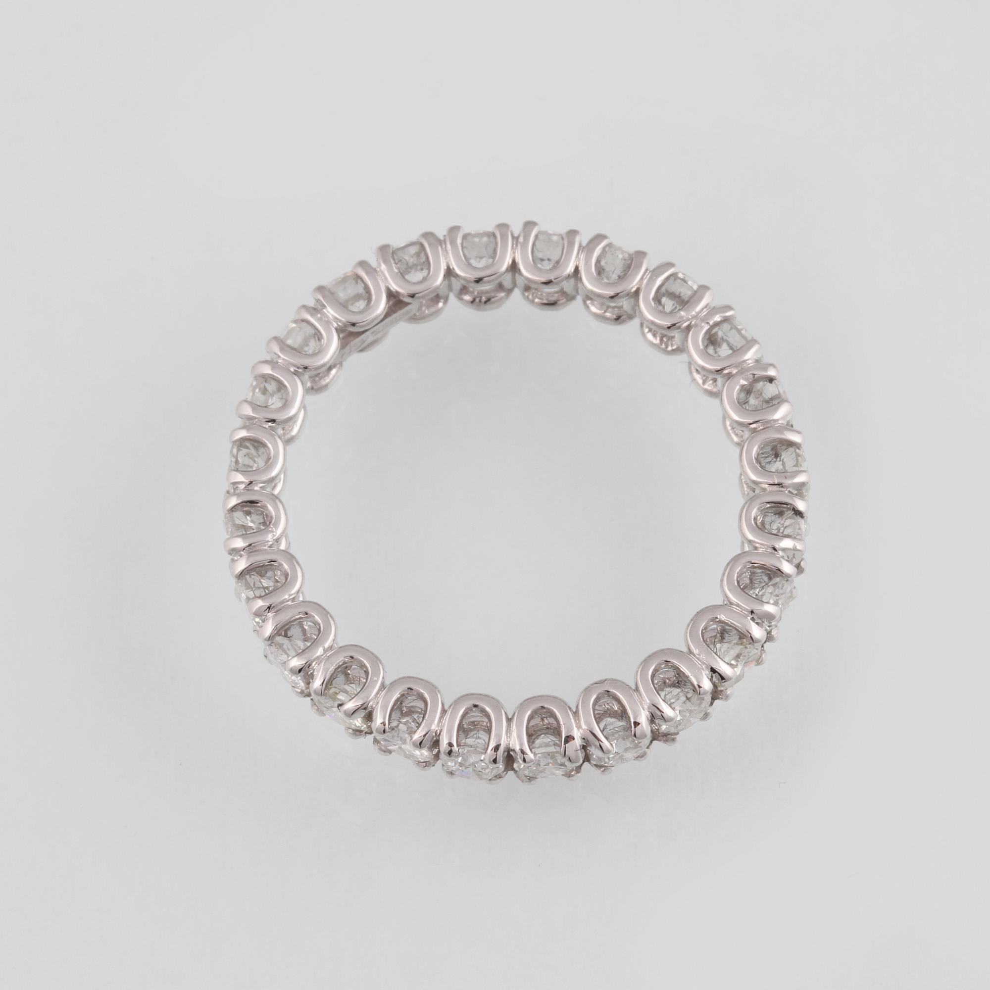 RING, 18K vitguld med fasettslipade diamanter ca 1,58 ct. Vikt 2,6 gram.