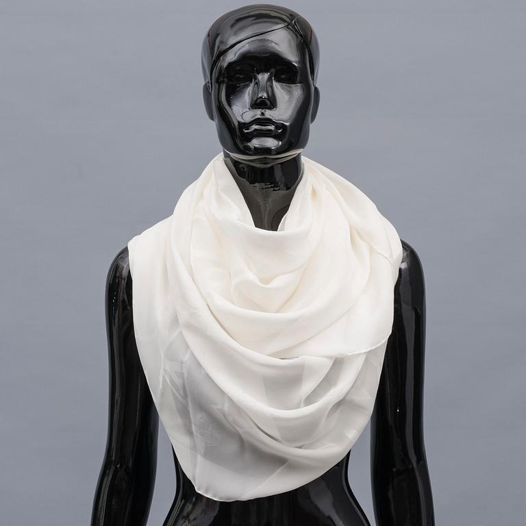 SCARF, Louis Vuitton.