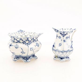 Servis, 33 delar, "Musselmalet Helblonde", Royal Copenhagen Danmark porslin.