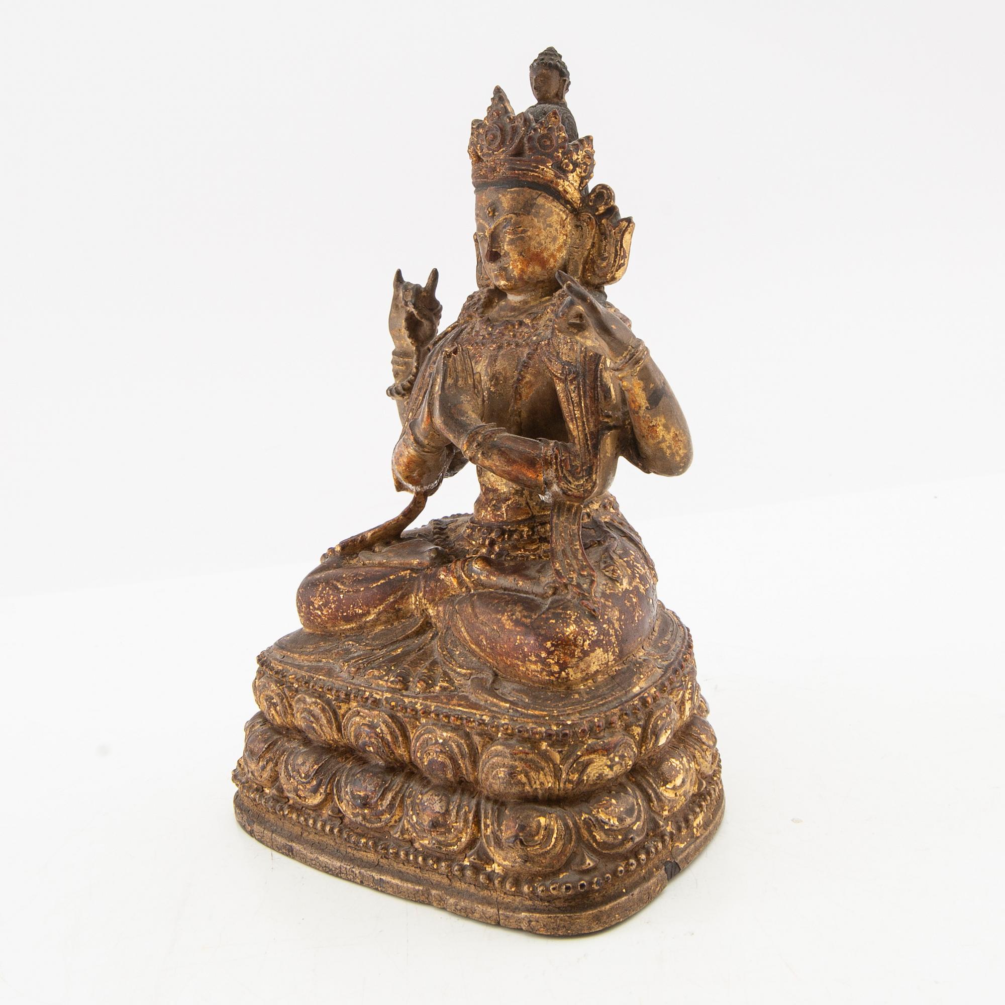 Bodhisattva, gilded and painted wood, Qing dynasty.