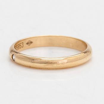 Cartier, an 18K gold '1895' ring with a diamond ca. 0.01 ct.