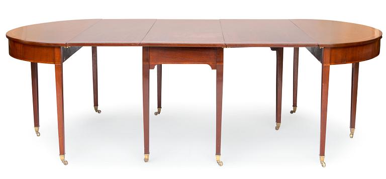 A ENGLISH DINING TABLE.