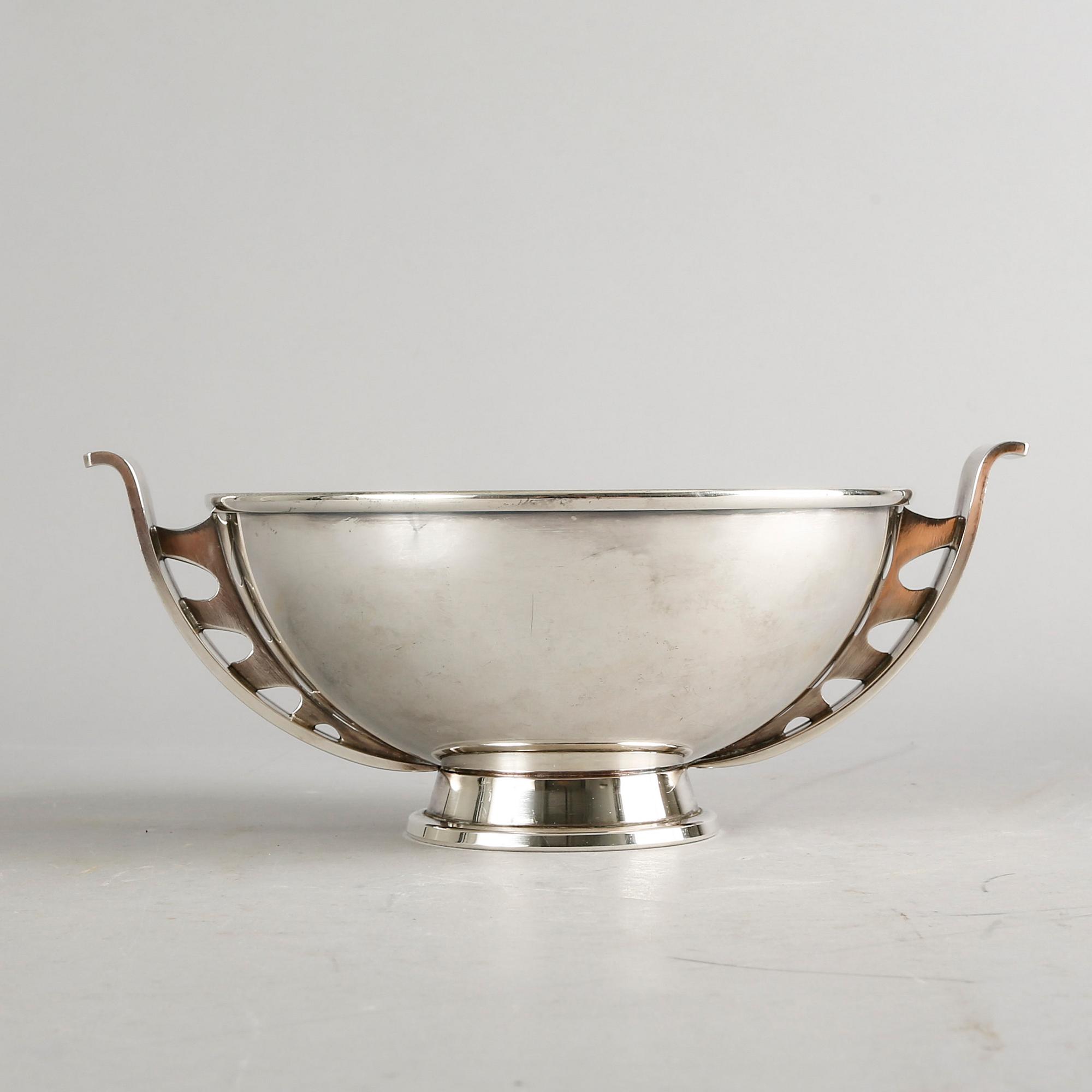 Ulla Fogelklou-Skogh, bowl, nickel silver.