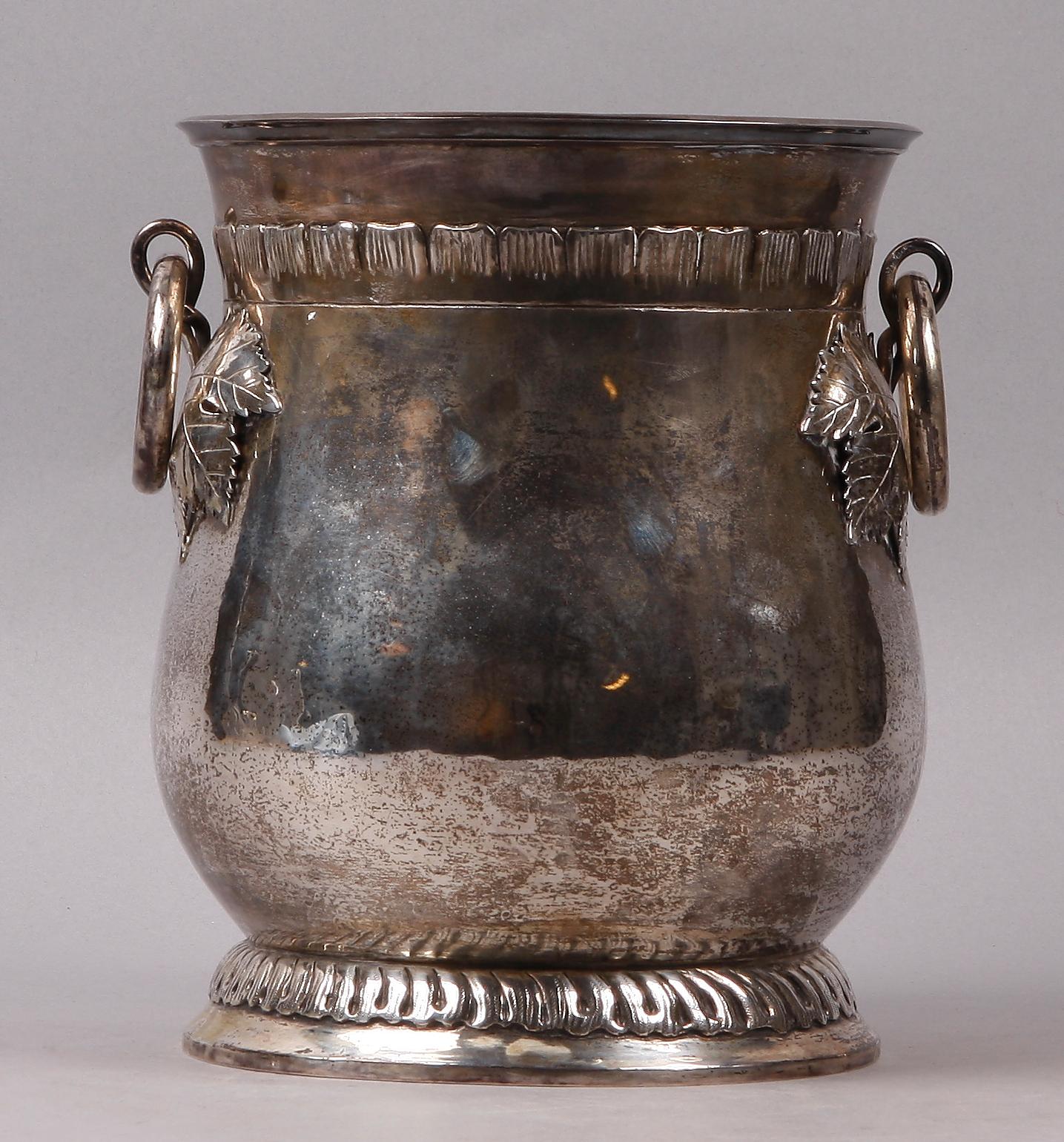 VINKYLARE. Silver. Axel Lindberg, Söderhamn 1969.
