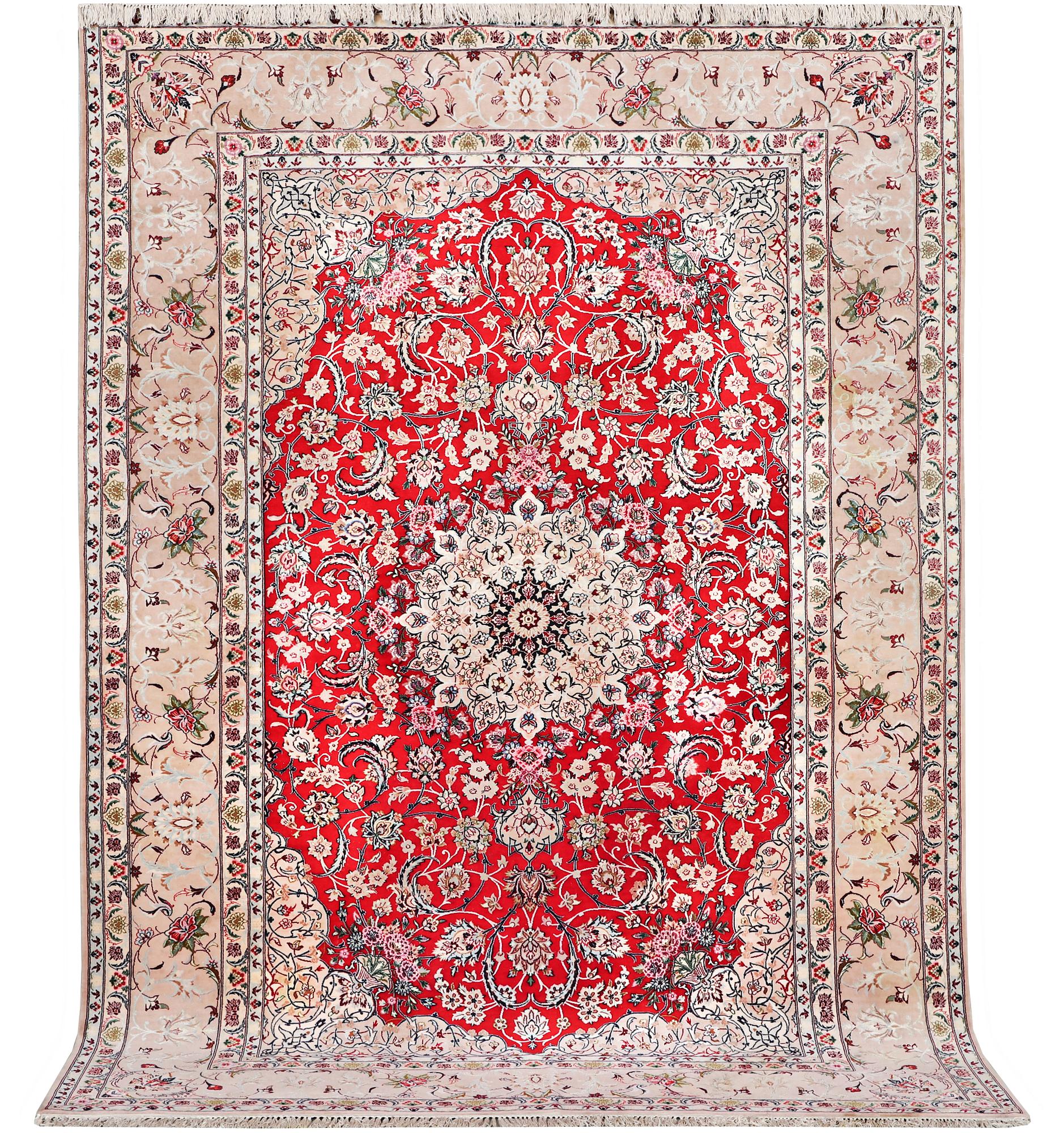 An Esfahan carpet, part silk, c. 298 x 206 cm.