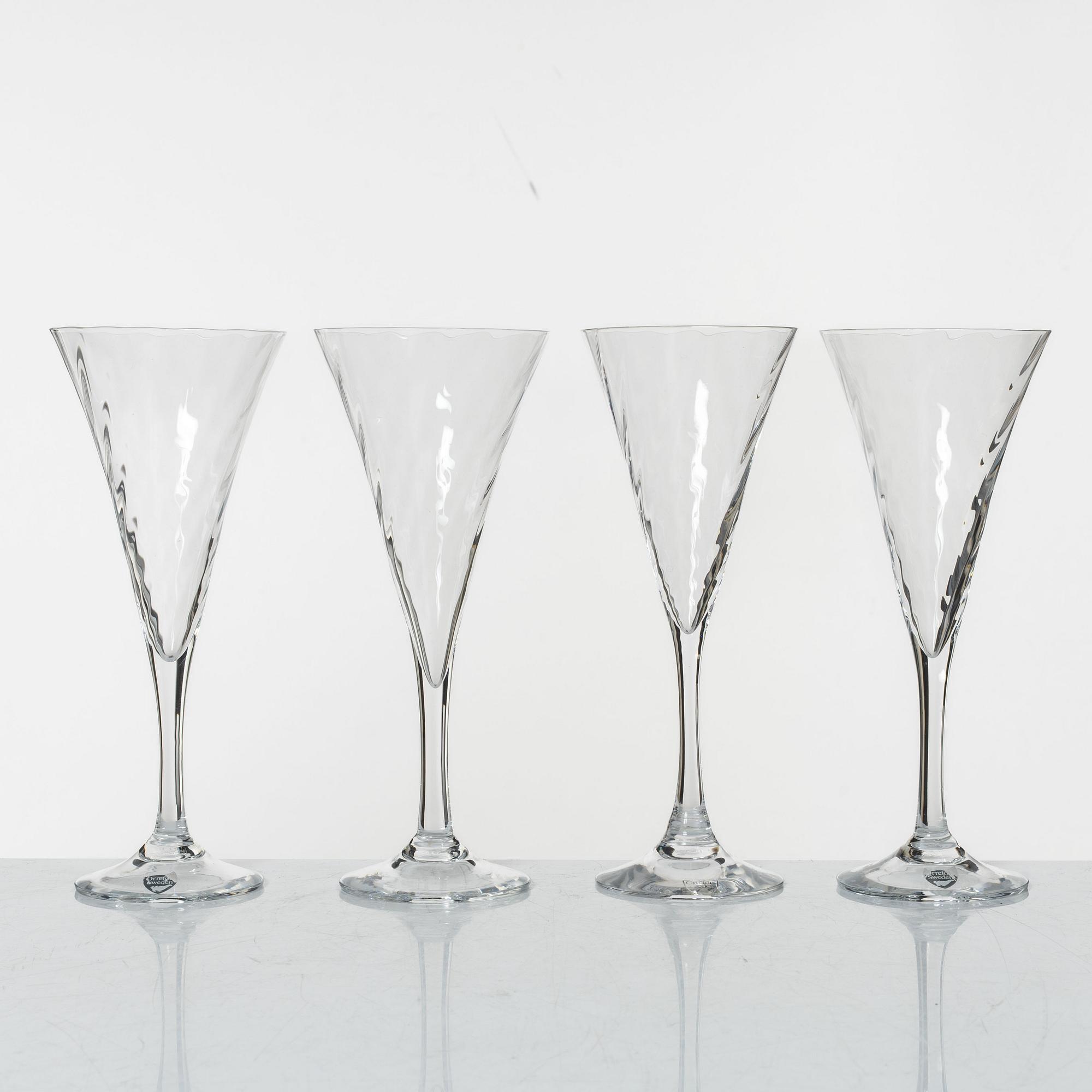 Gunnar Cyrén, 17 champagne flutes, 'Helena', Orrefors.