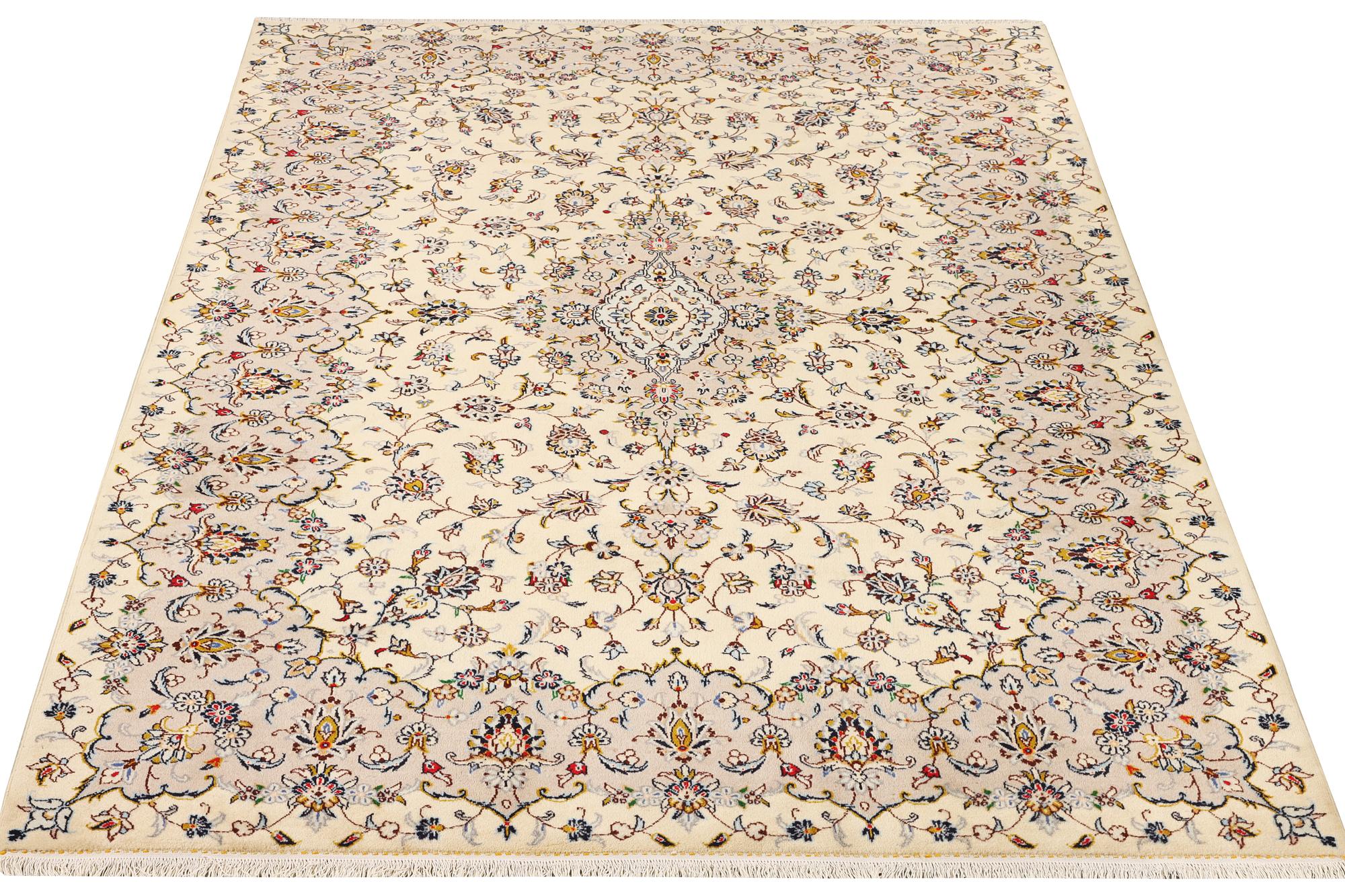 Matta, Keshan, ca 290 x 195 cm.