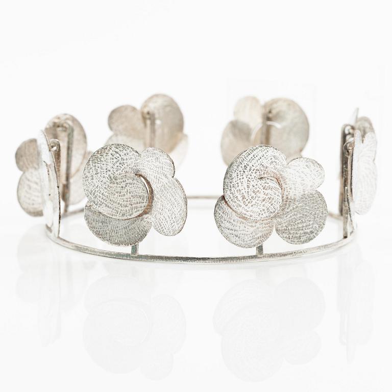 PA Lundahl-Terrs, a bridal crown, silver.