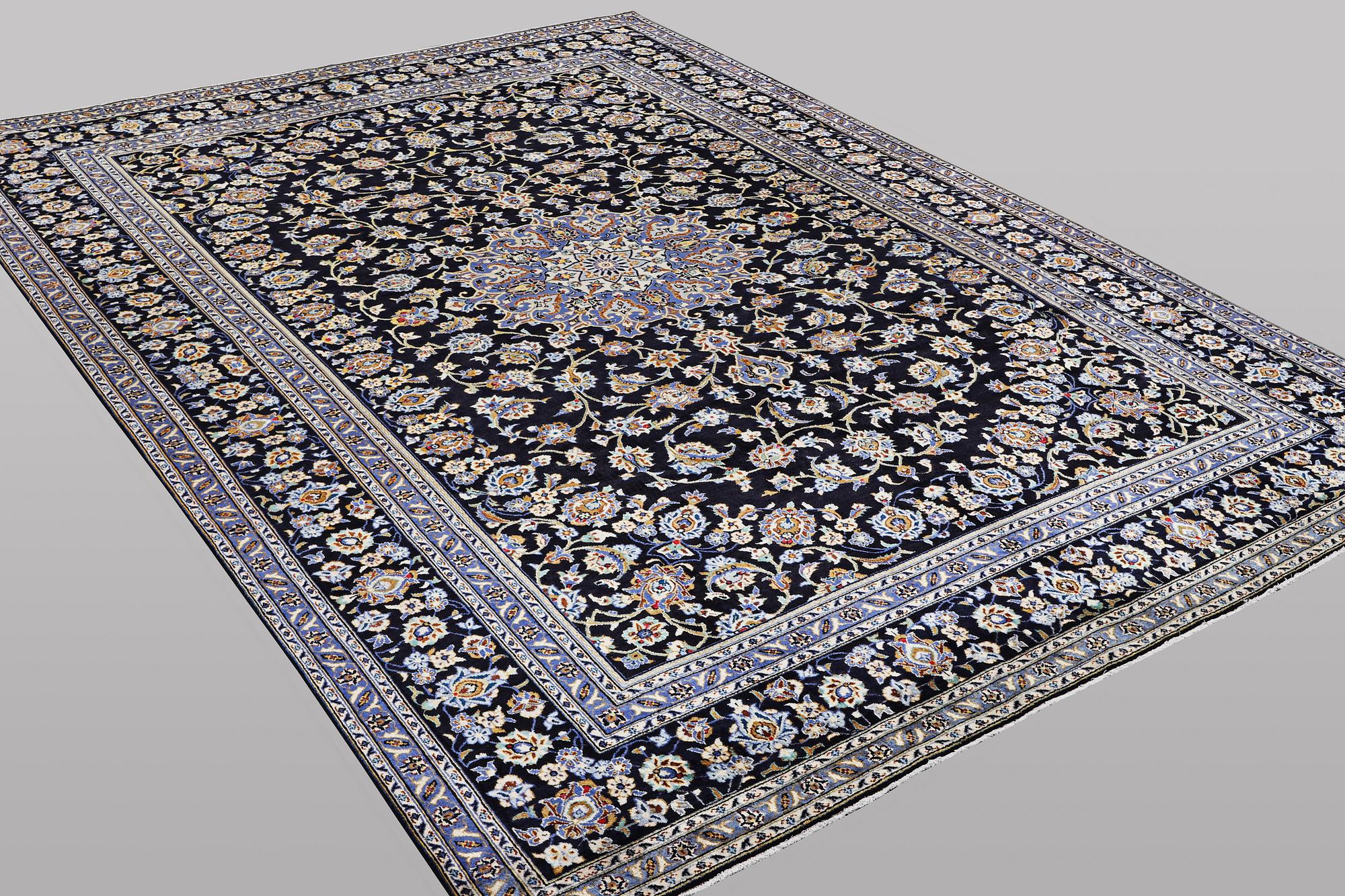 A carpet, Kashan, ca 420 x 296 cm.
