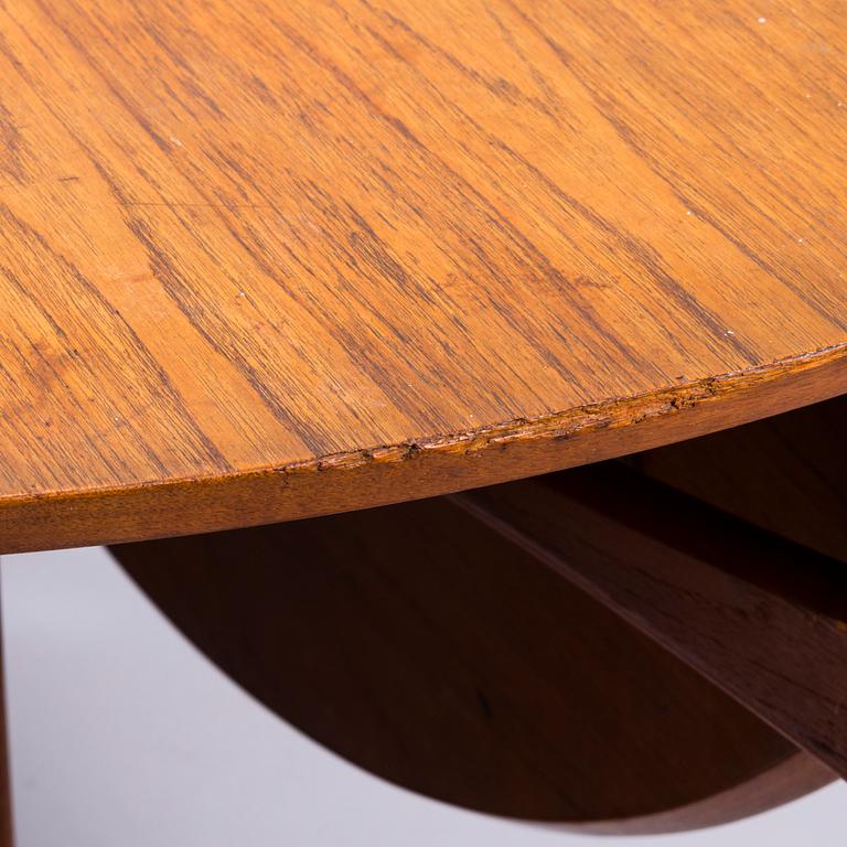 PETER HVIDT & ORLA MØLGAARD NIELSEN, a mid-20th-centurry dining table for France & Son, Denmark.