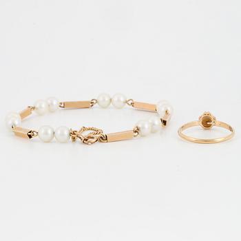18K gold pearl bracelet and ring.