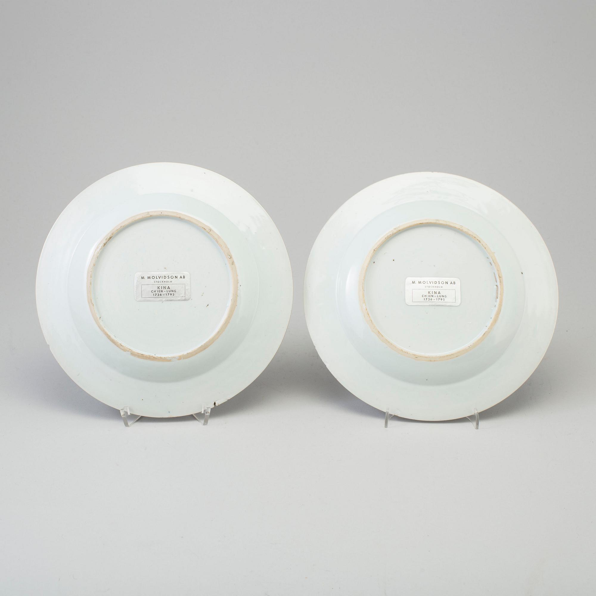 A pair of blue and white dishes, Qing dynasty, Qianlong (1736-95).