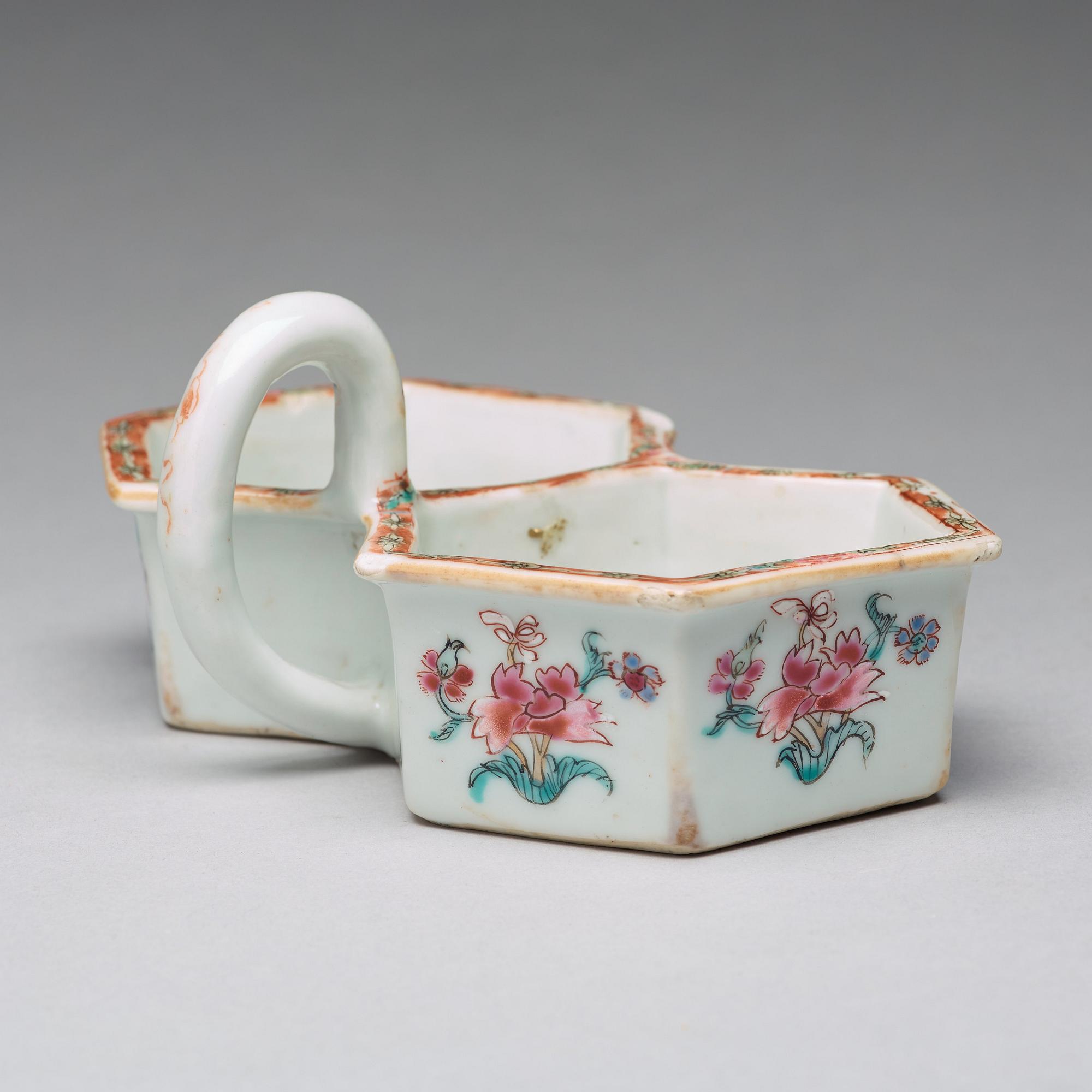 A famille rose cruet stand, Qing dynasty, Yongzheng (1723-35).