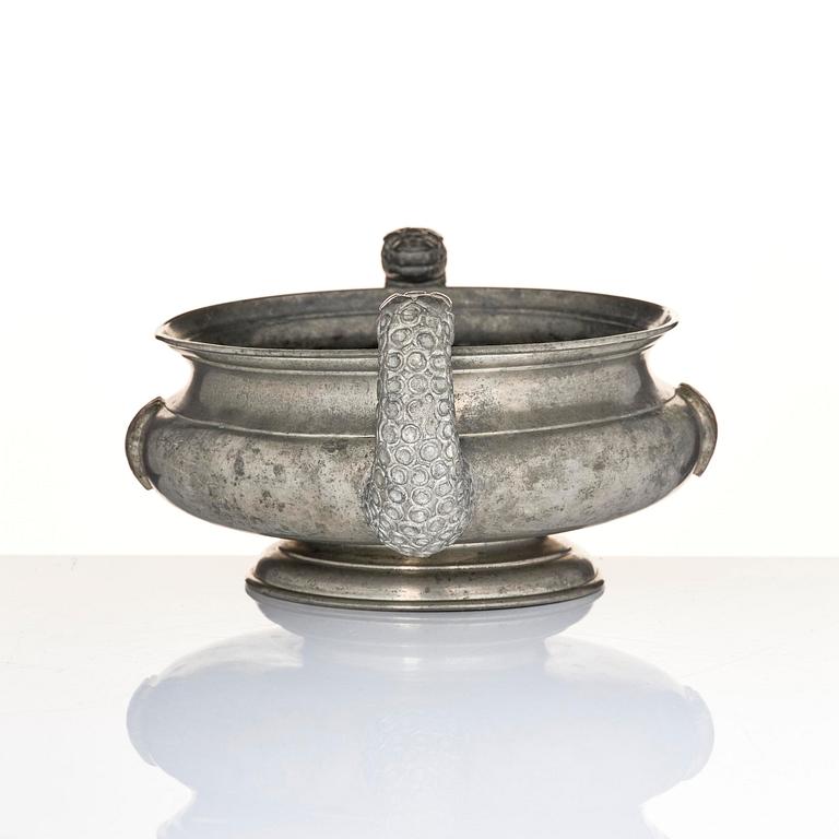 Anna Petrus, & Estrid Ericson, a pewter bowl with handles, model A 309, Firma Svenskt Tenn, Stockholm, 1927.