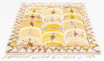 Marianne Richter, matta, rya, "Fjädern gul", ca 140 x 108 cm, signerad AB MMF MR.