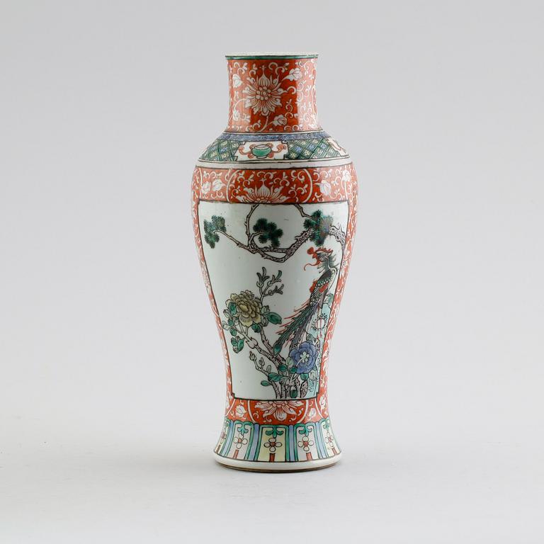 VAS, porslin, Kina, 1900-tal.