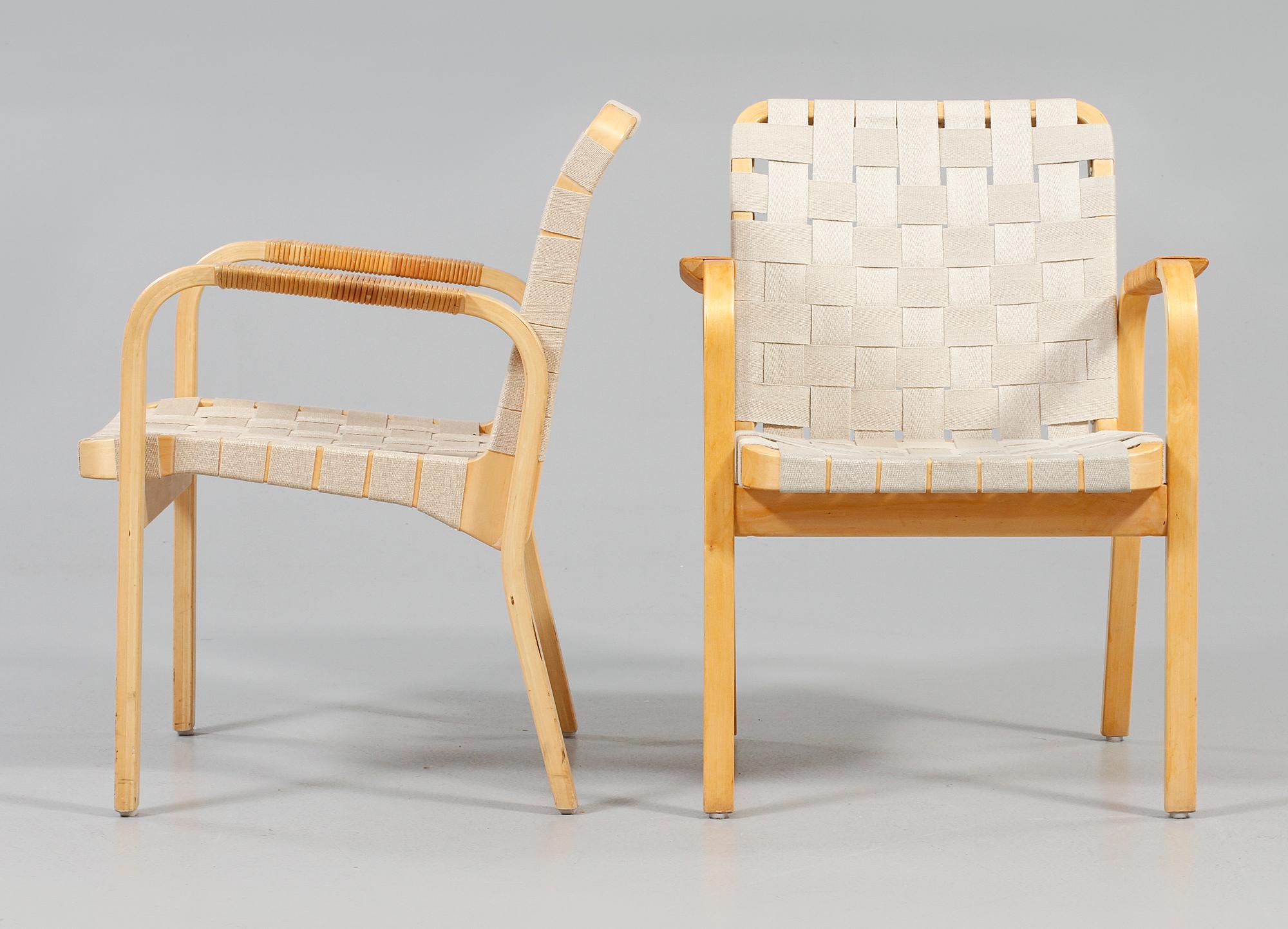 KARMSTOLAR, ett par, modell 45, Alvar Aalto, Artek, modellen formgiven 1947.