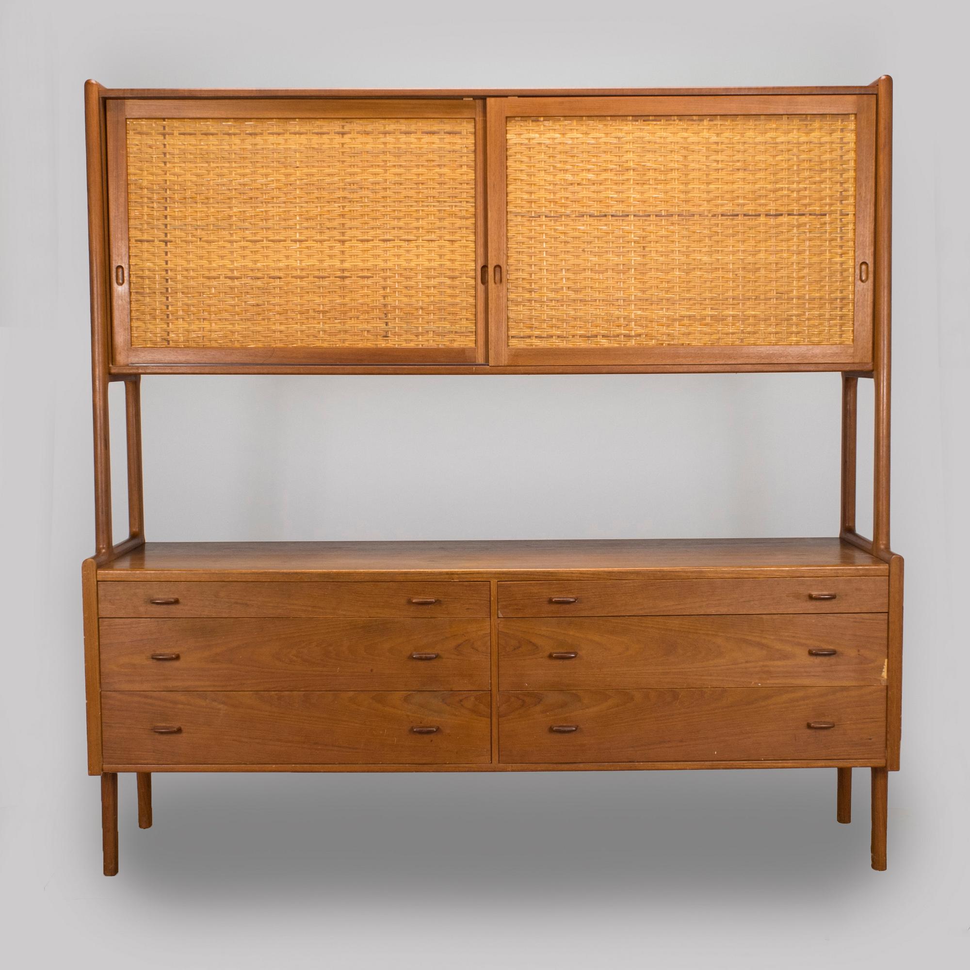 Hans J. Wegner, kaappi, "RY-20" Ry Möbler, Tanska, 1960-luku.