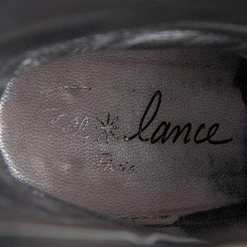SKOR, Free Lance.