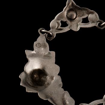 COLLIER, silver samt markasiter. Vikt 12 g.