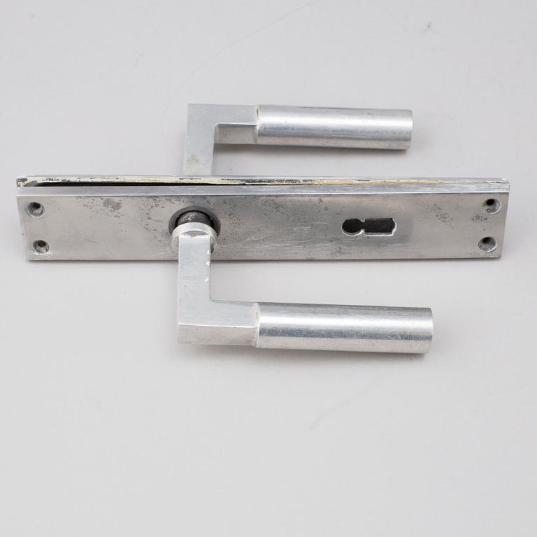 DÖRRHANDTAG, 7 st, i Walter Gropius & Adolf Meyer-stil, 1920-40-tal.