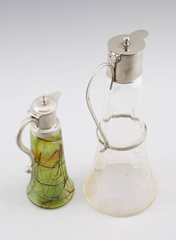 KANNOR, 2 st, glas, nickel, omkring år 1900.