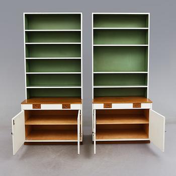 BOKHYLLOR, 1 par, modell 2255, Josef Frank, Firma Svenskt Tenn.