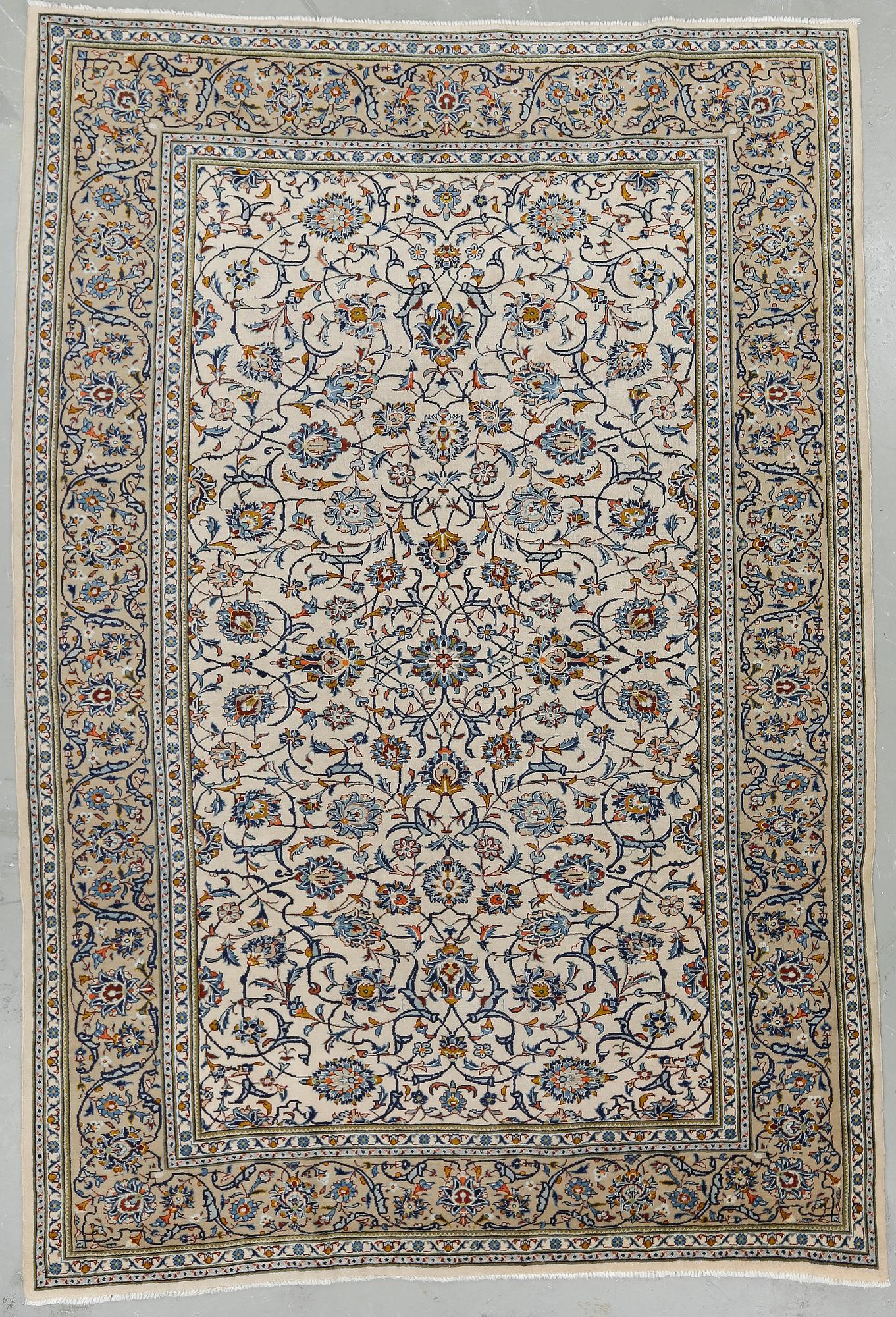 MATTA, Keshan, ca 320x215 cm.
