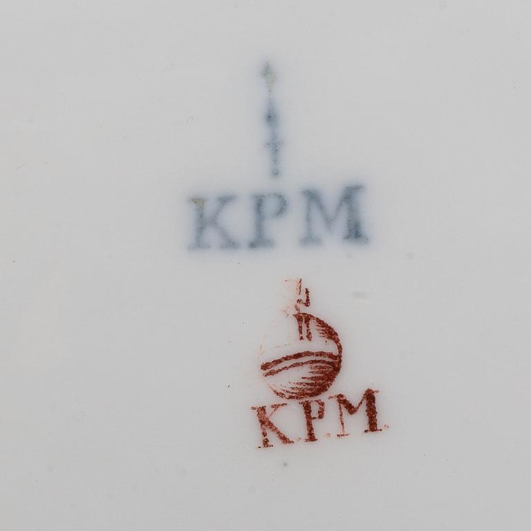 A 27 pcs 19th century KPM Berlin porcelain dinner service.