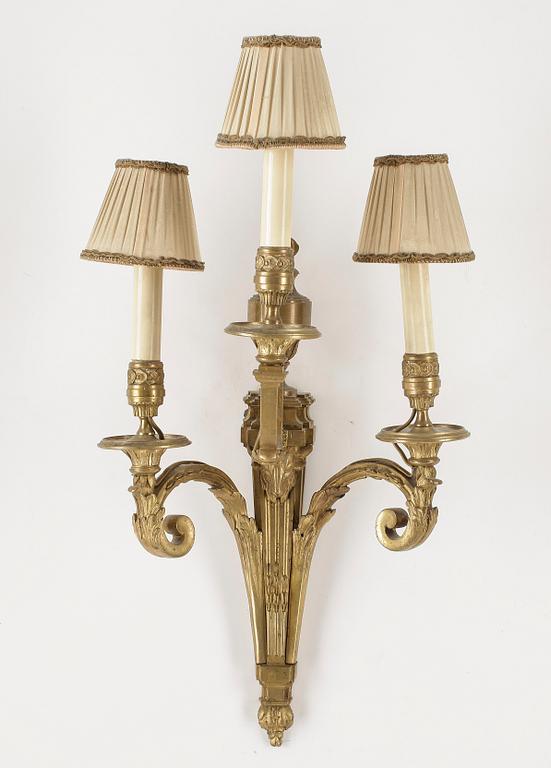 APPLIQUER, ett par, Louis XVI-stil. 1900-tal.