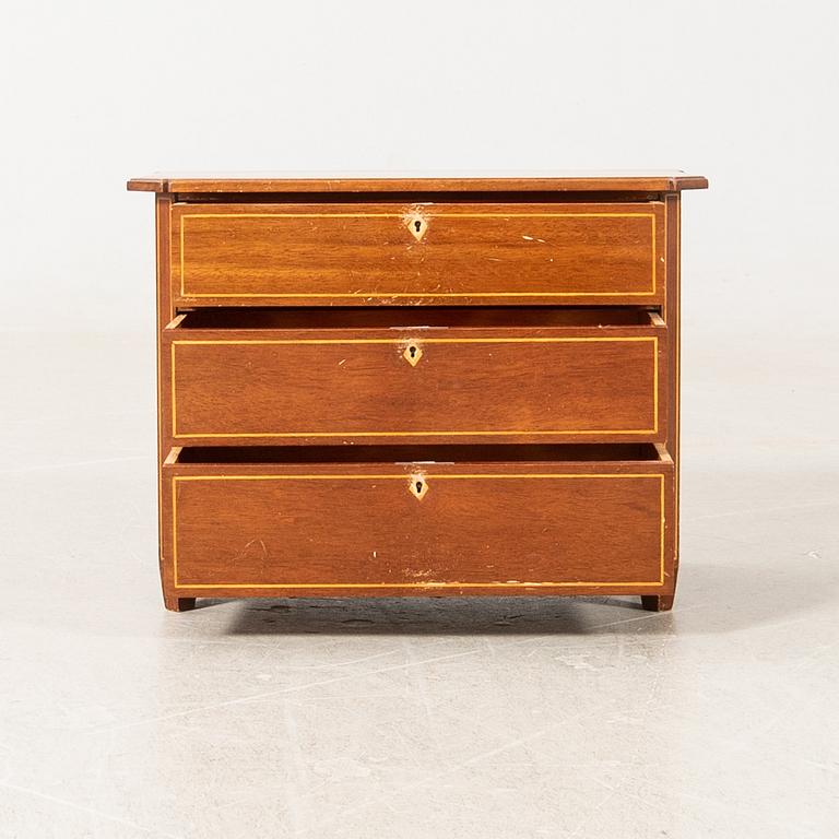 Miniature chest of drawers, early 20th century.