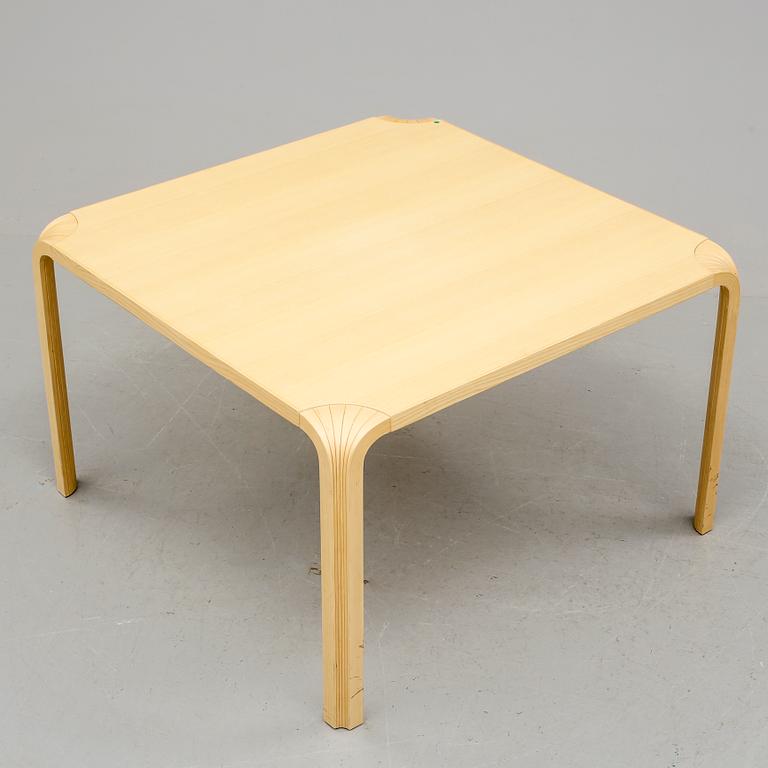 SOFFBORD, "Fan leg table", Alvar Aalto, Artek, 1900-talets slut.