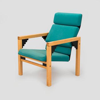 Yrjö Kukkapuro, nojatuoli, "Alnus" prototyyppi, Korvenrannan puusepäntehdas, Avarte, 1993.